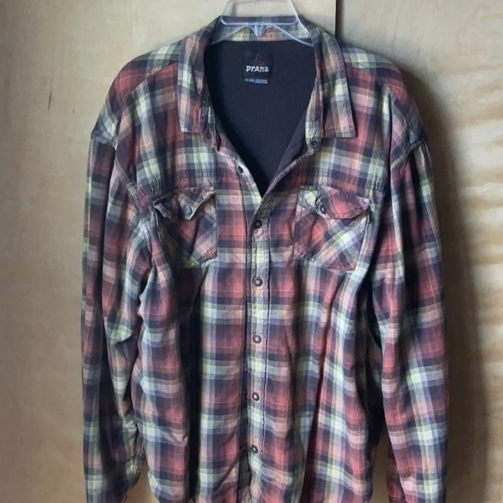 Flannel - Picture 1 of 2